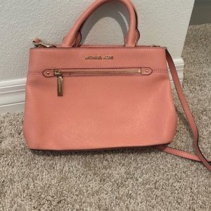 Michael kors coral purse excellent condition
